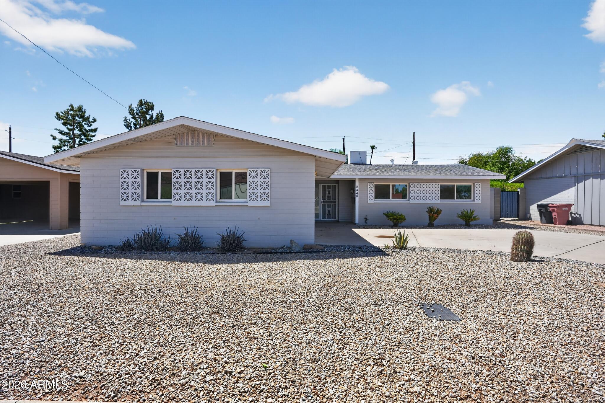 8449 E JACKRABBIT Road, Scottsdale, AZ 85250