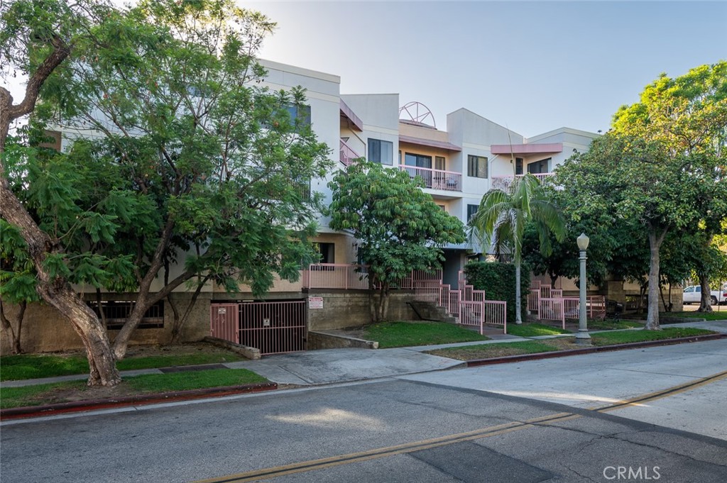 345 N Jackson Street 205