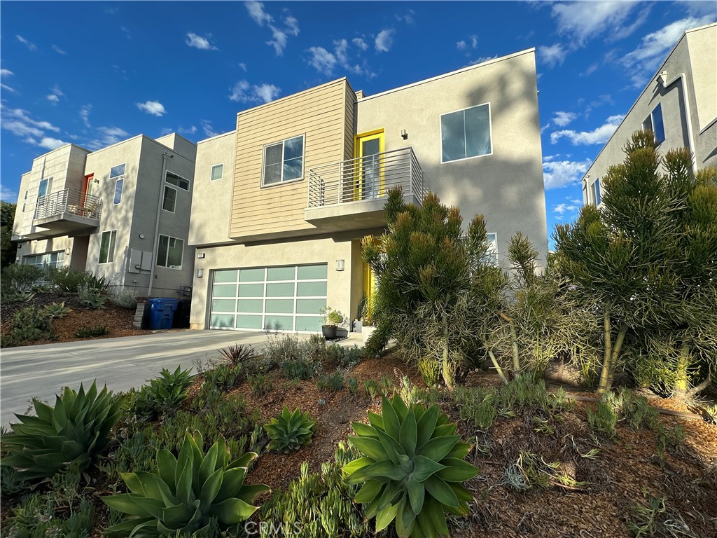 1522 N Mercury