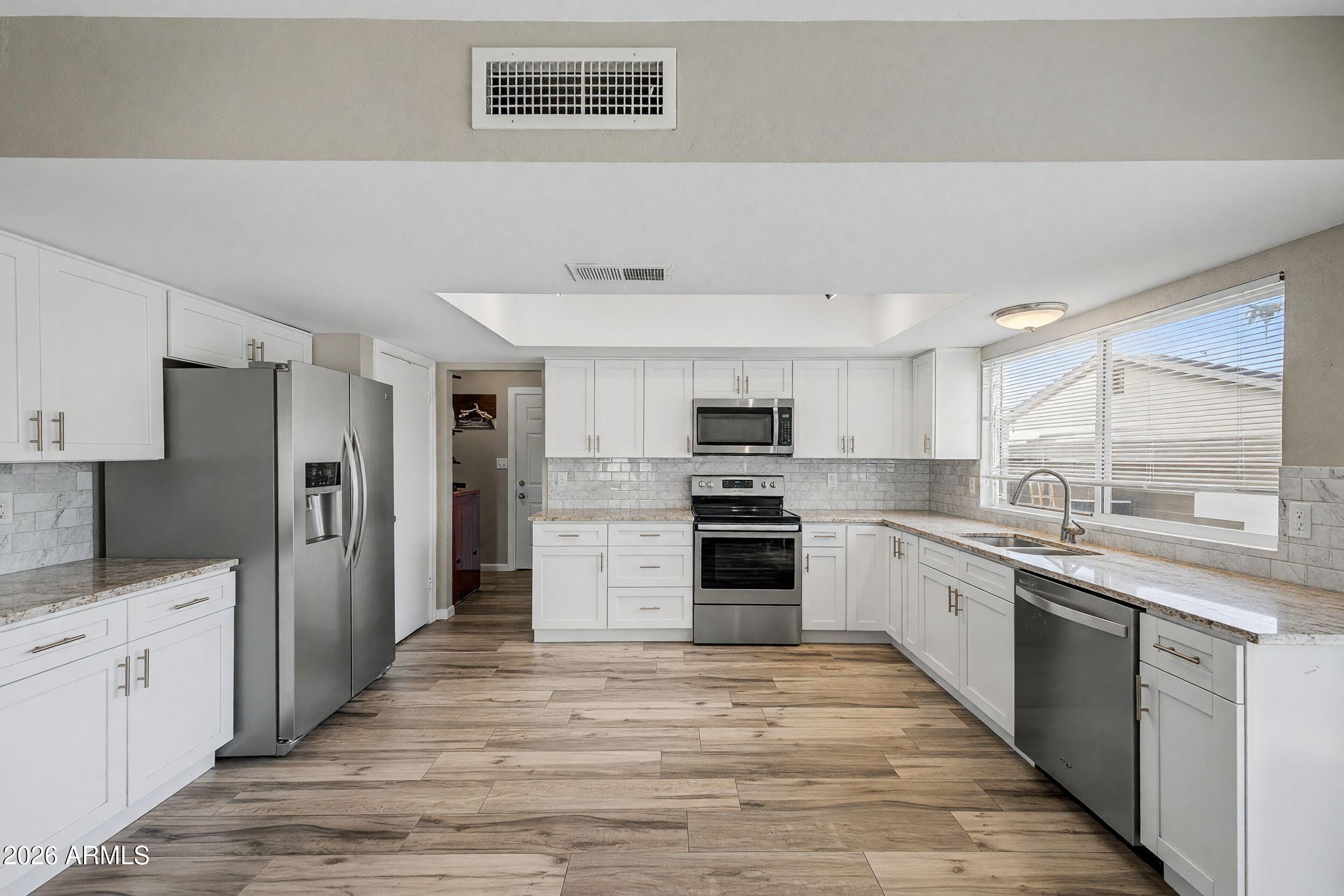 11210 N 52ND Avenue, Glendale, AZ 85304
