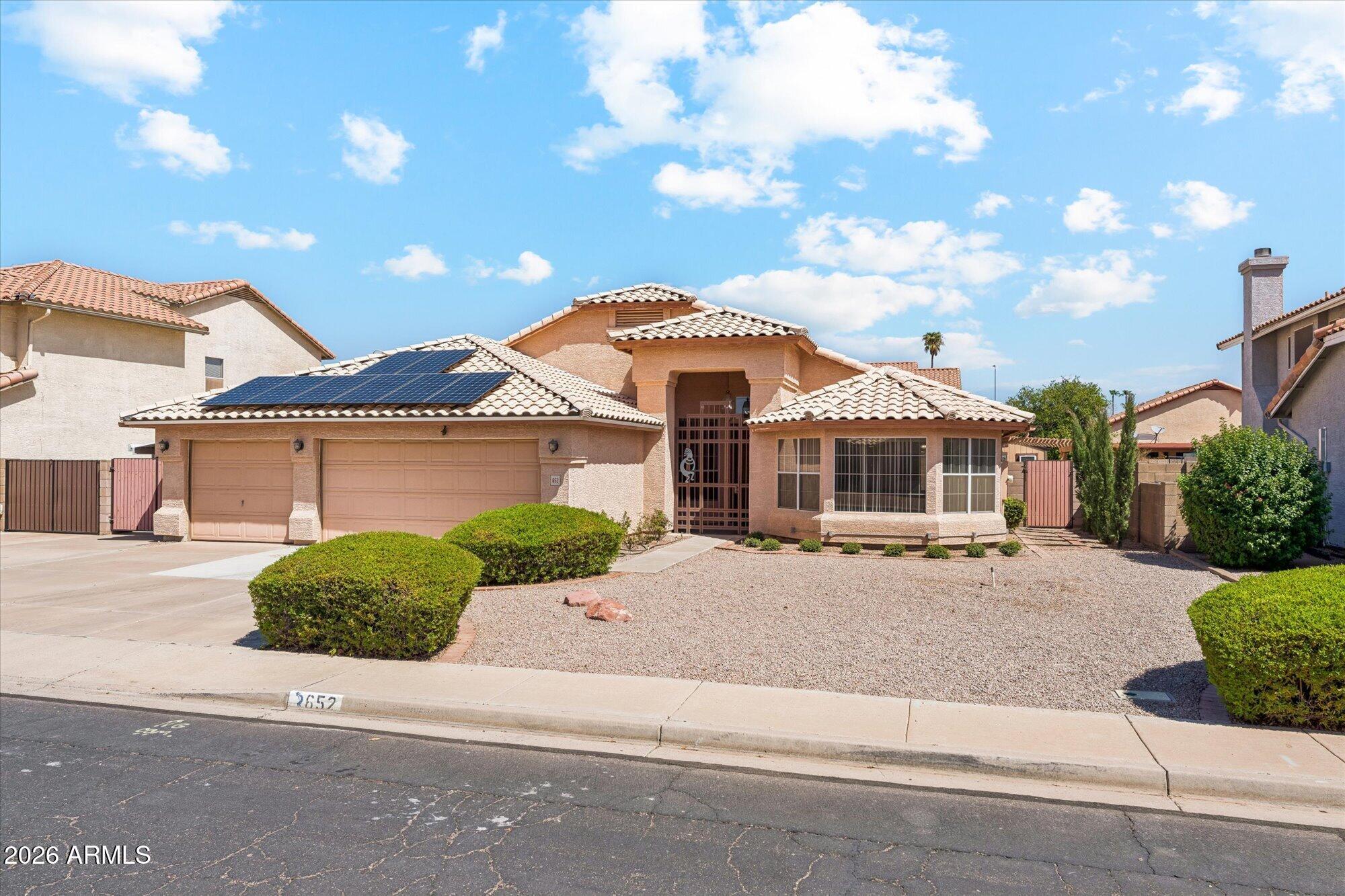 652 W MENDOZA Avenue, Mesa, AZ 85210