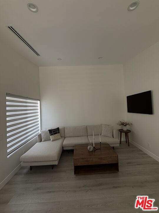 8601 Sunland Boulevard 67