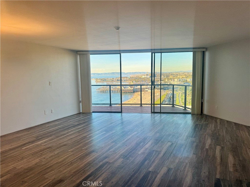 531 Esplanade 909