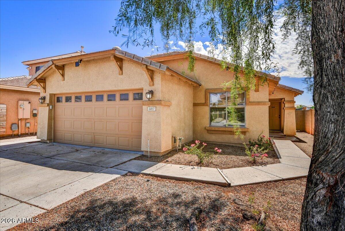 6817 W DESERT Lane, Laveen, AZ 85339