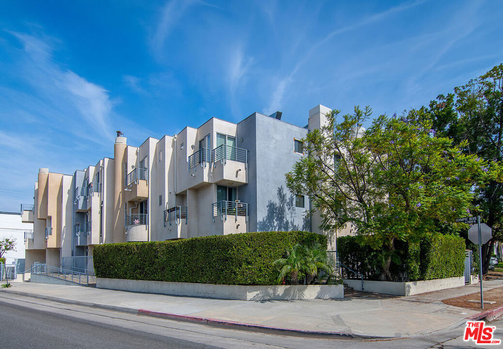 5601 W Olympic Boulevard 301