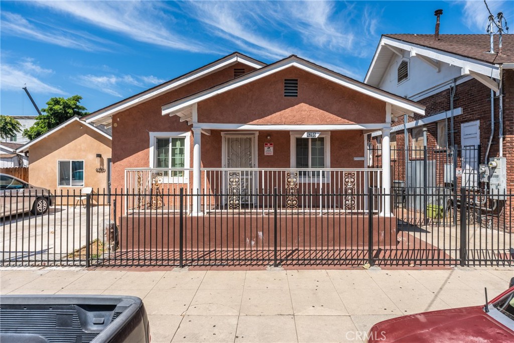 4255 Menlo