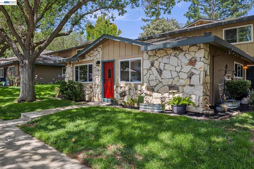 8110 Arroyo Dr