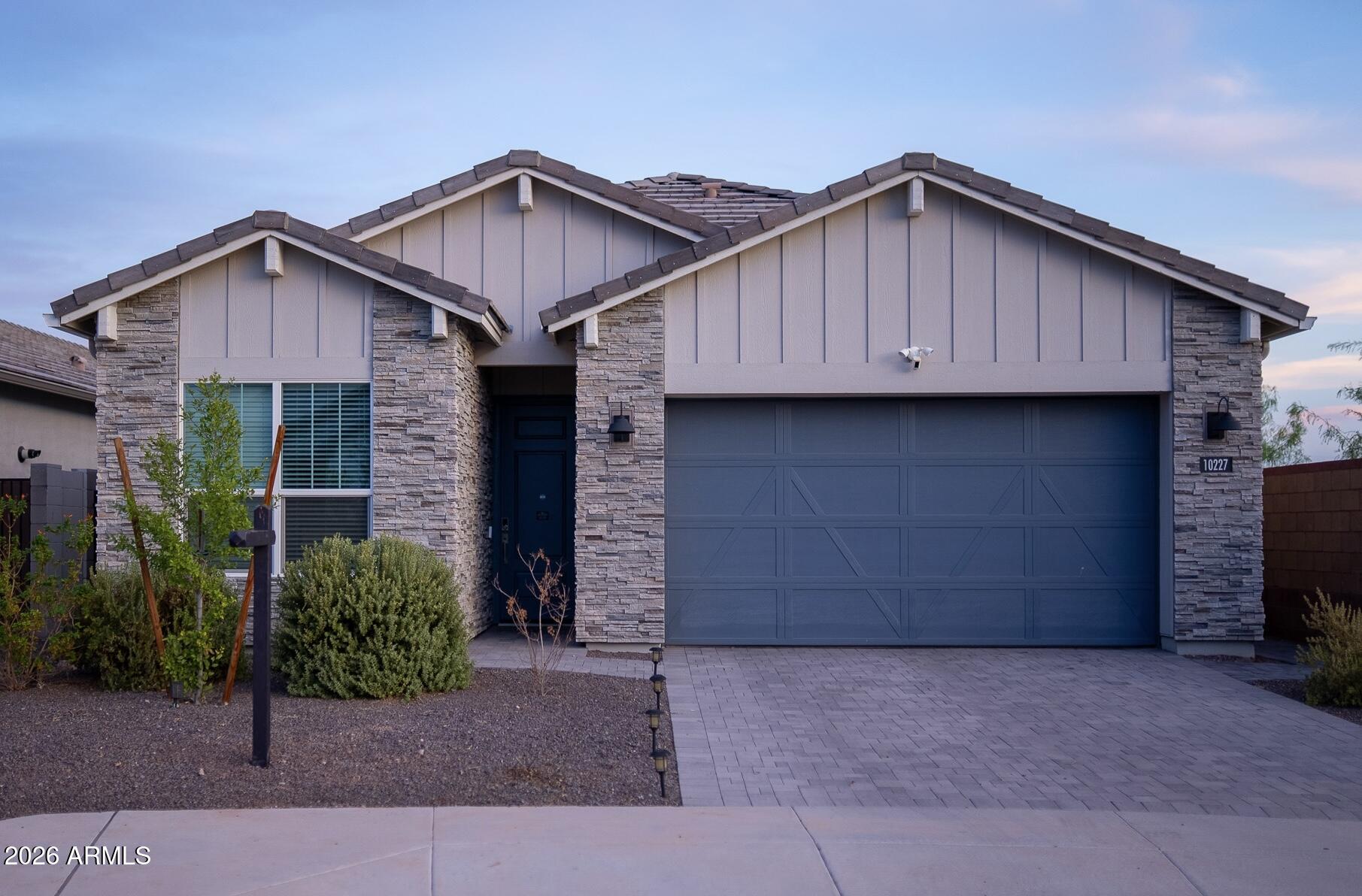 10227 W SALTER Drive, Peoria, AZ 85382
