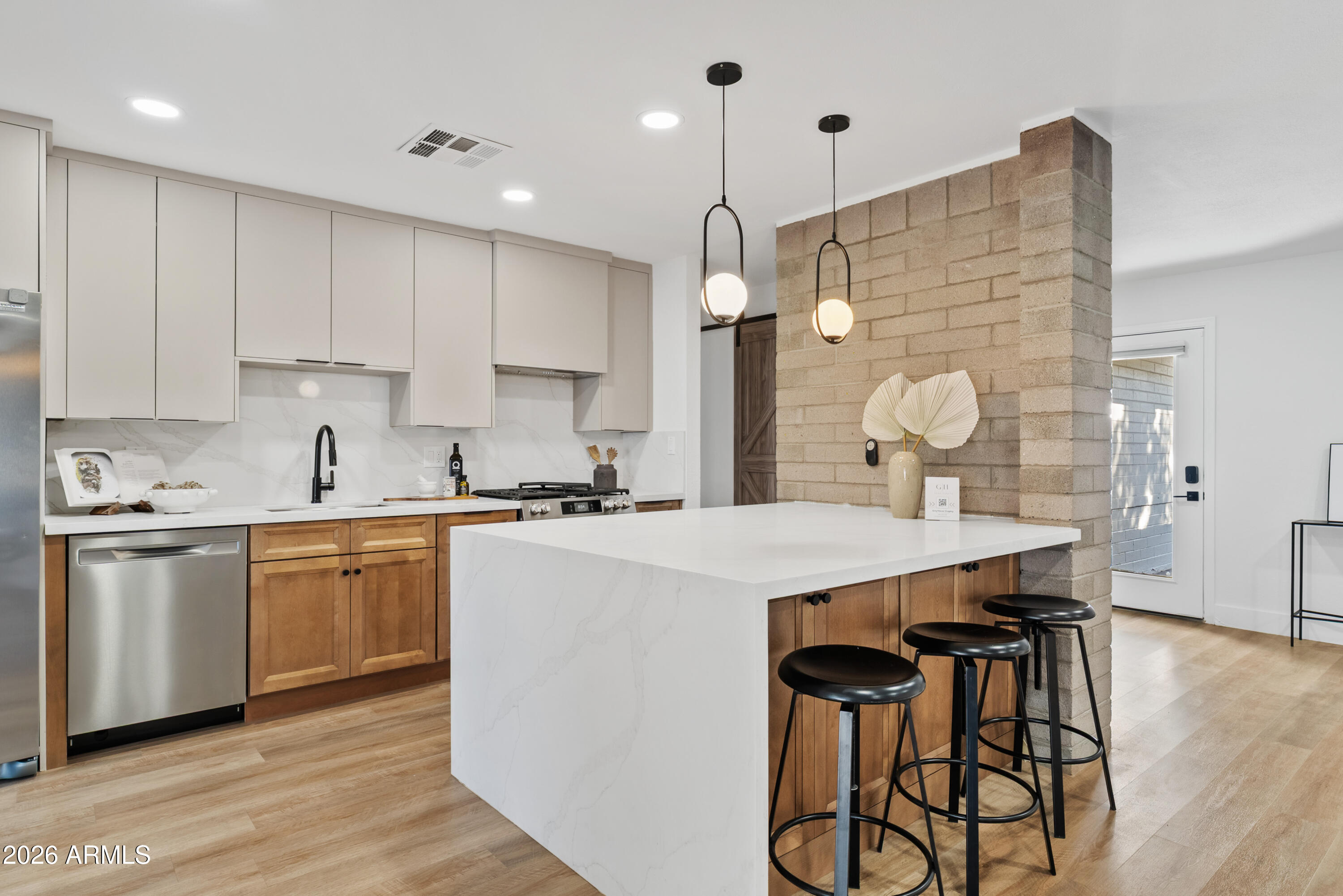 1322 E CATALINA Drive, Phoenix, AZ 85014