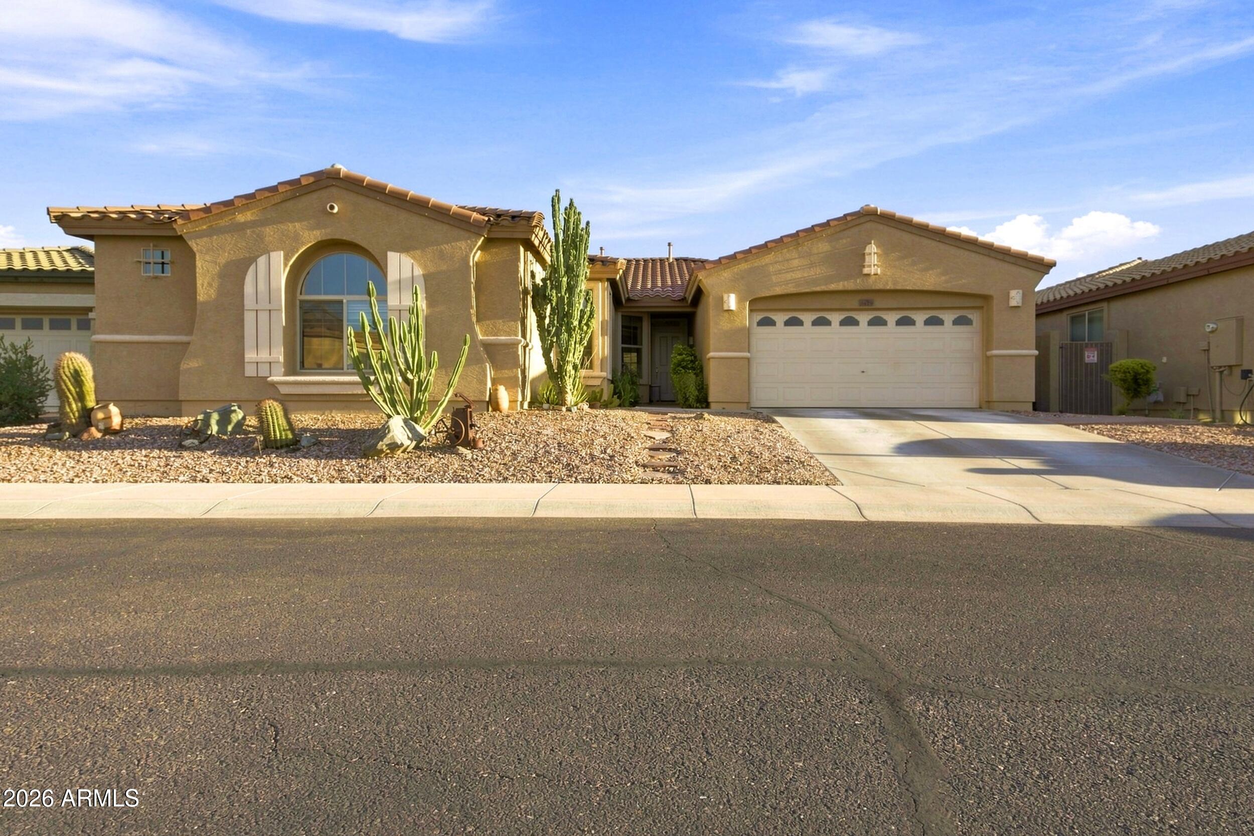 2429 W HAYDUK Road, Phoenix, AZ 85041