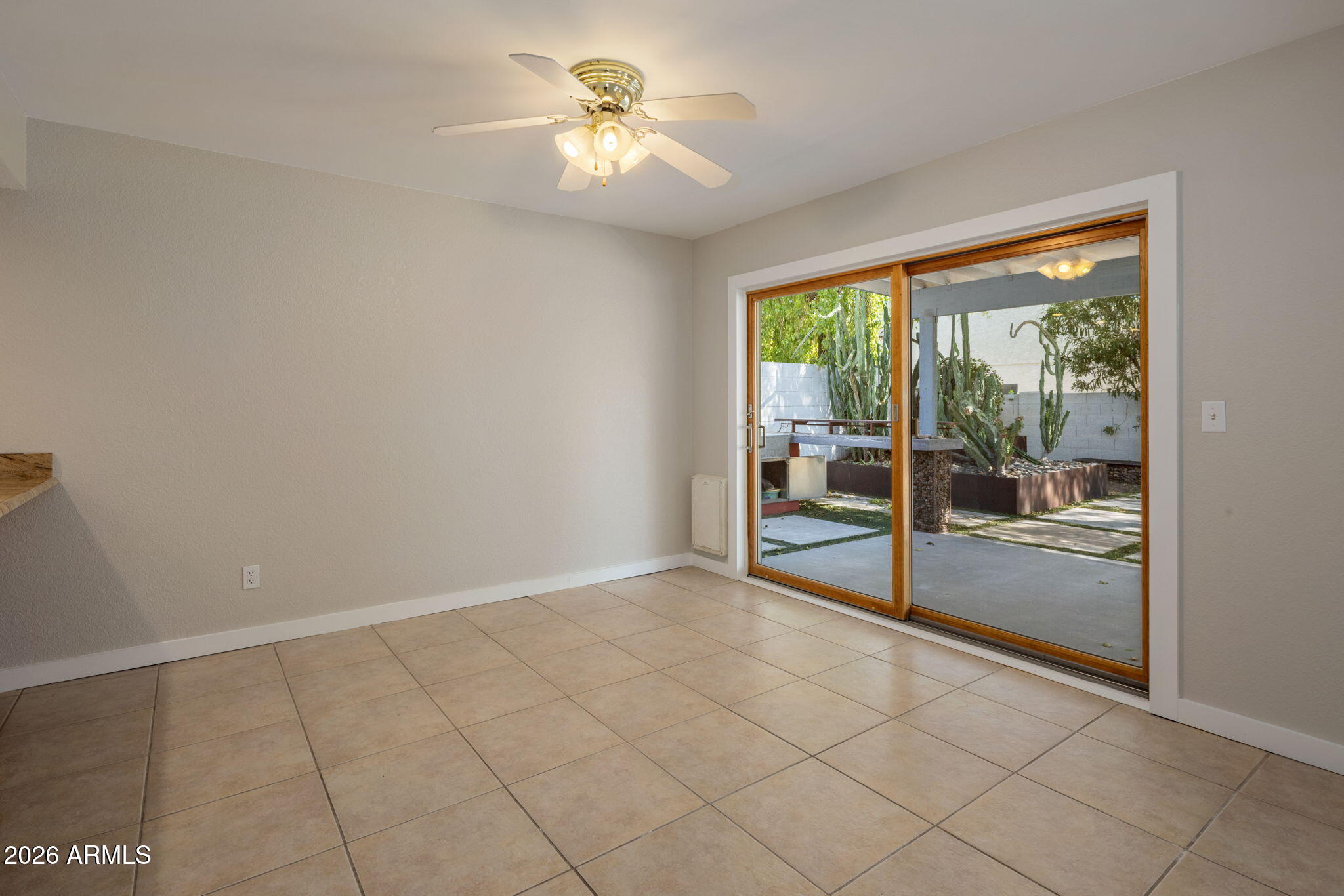 717 E SACK Drive, Phoenix, AZ 85024