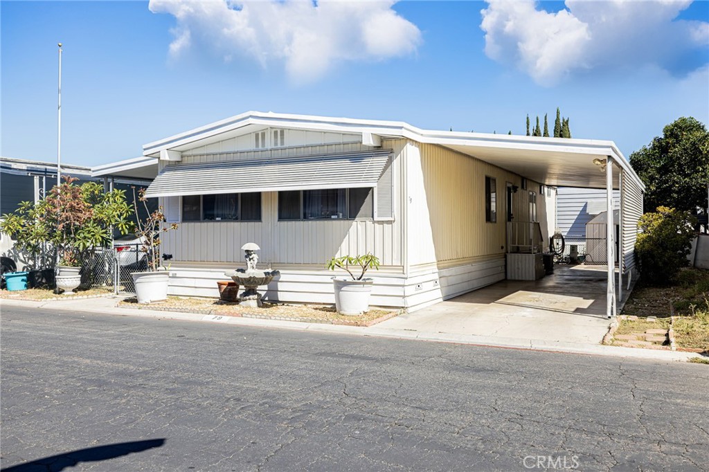 300 N Rampart 79