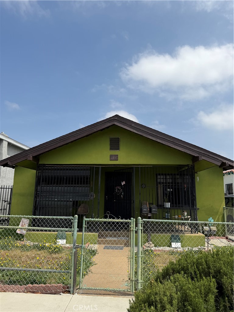 1331 W 92nd