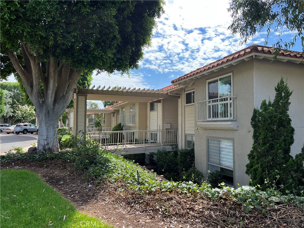 3273 San Amadeo D