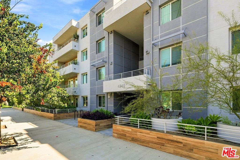 4240 Laurel Canyon Boulevard 305