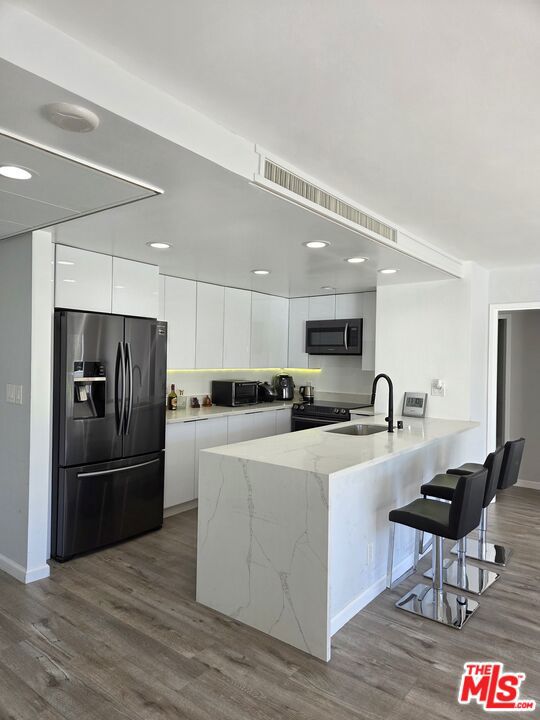 2170 Century Park East 607