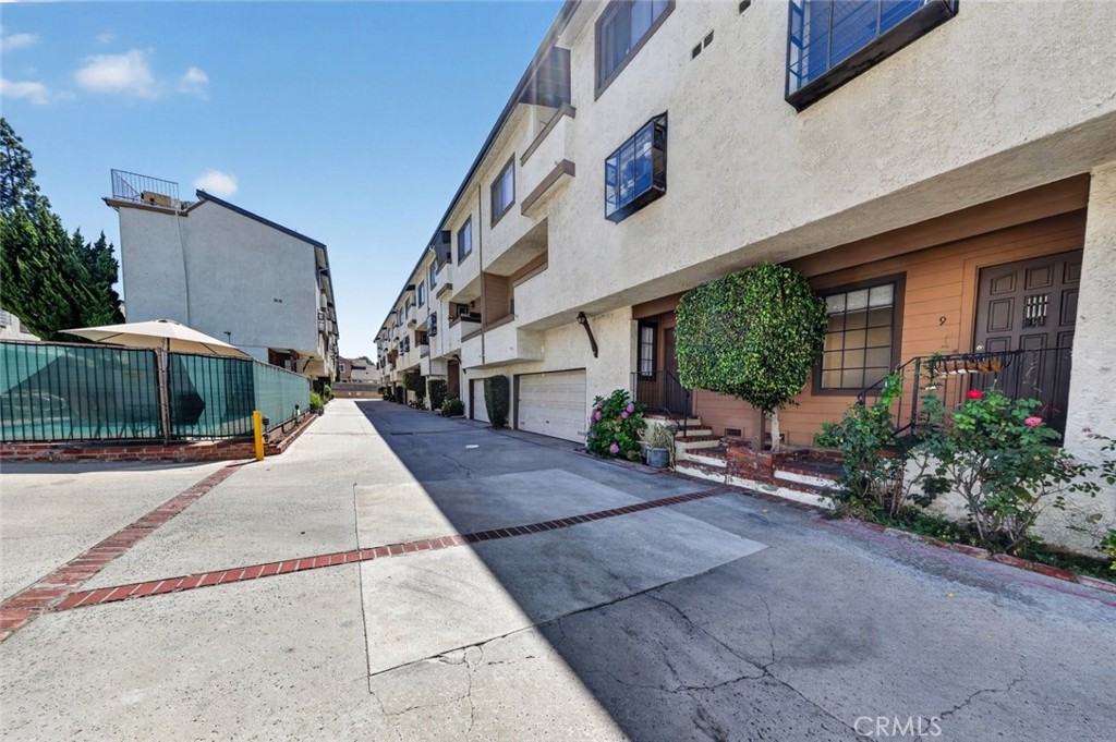 7650 Topanga Canyon Boulevard 9