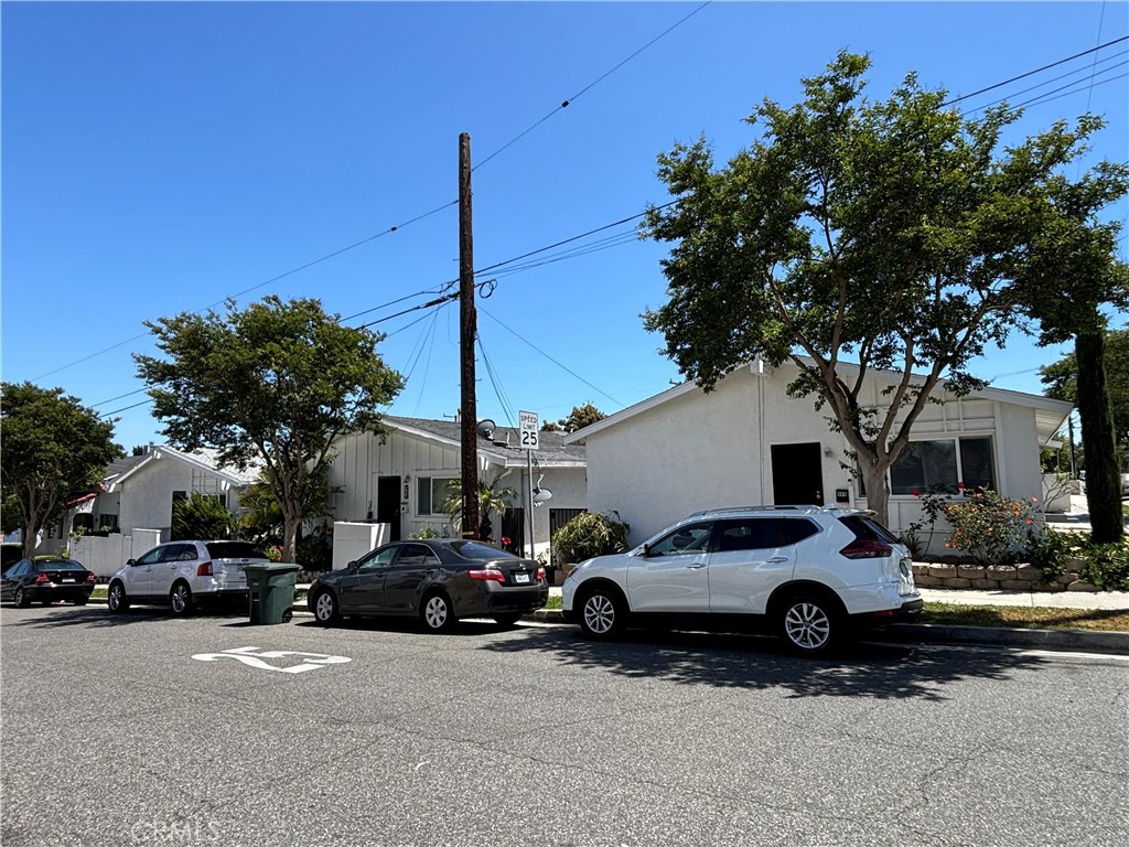 977 W 2nd Street