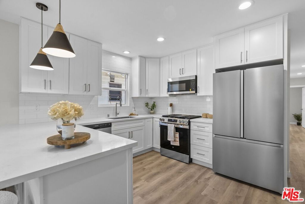 1745 W 39th Street