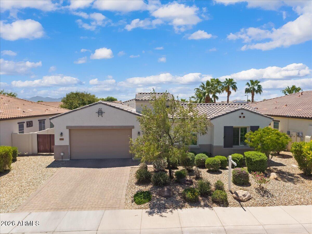 15737 W WILSHIRE Drive, Goodyear, AZ 85395