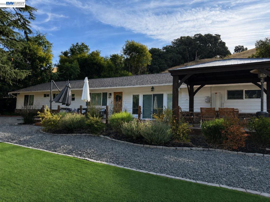 9338 Crow Canyon Rd