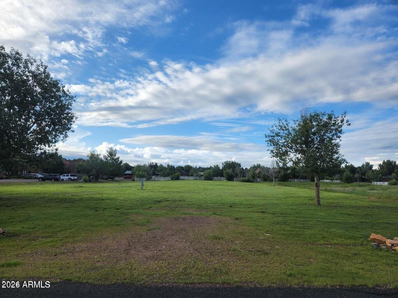 2341 QUARTER HORSE Trail 196, Overgaard, AZ 85933