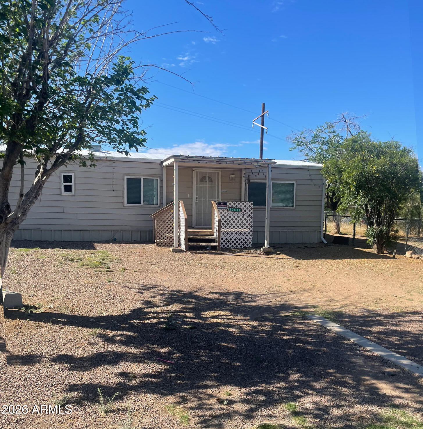 20519 E EMERALD Drive, Black Canyon City, AZ 85324