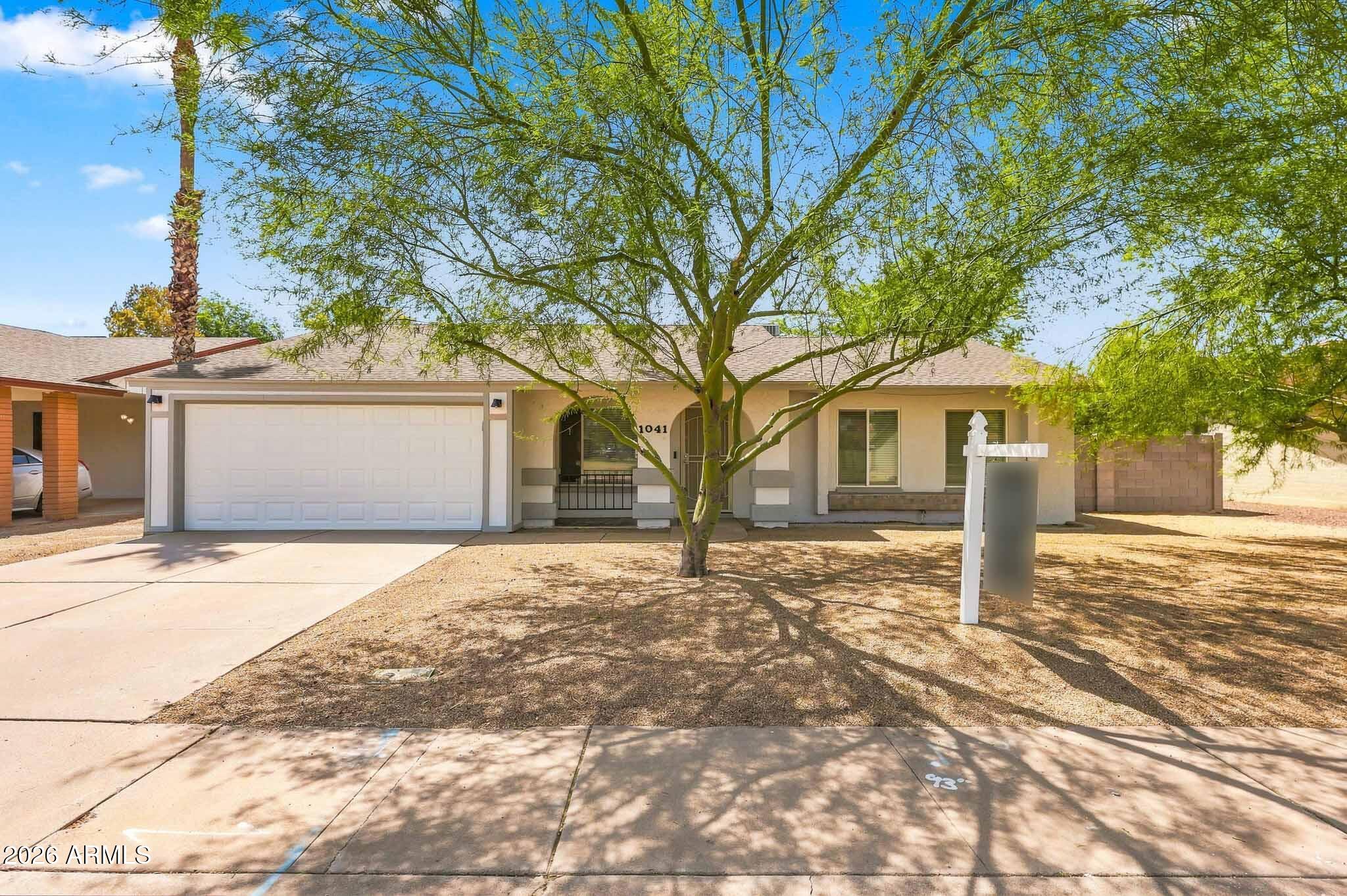 1041 W KILAREA Avenue, Mesa, AZ 85210