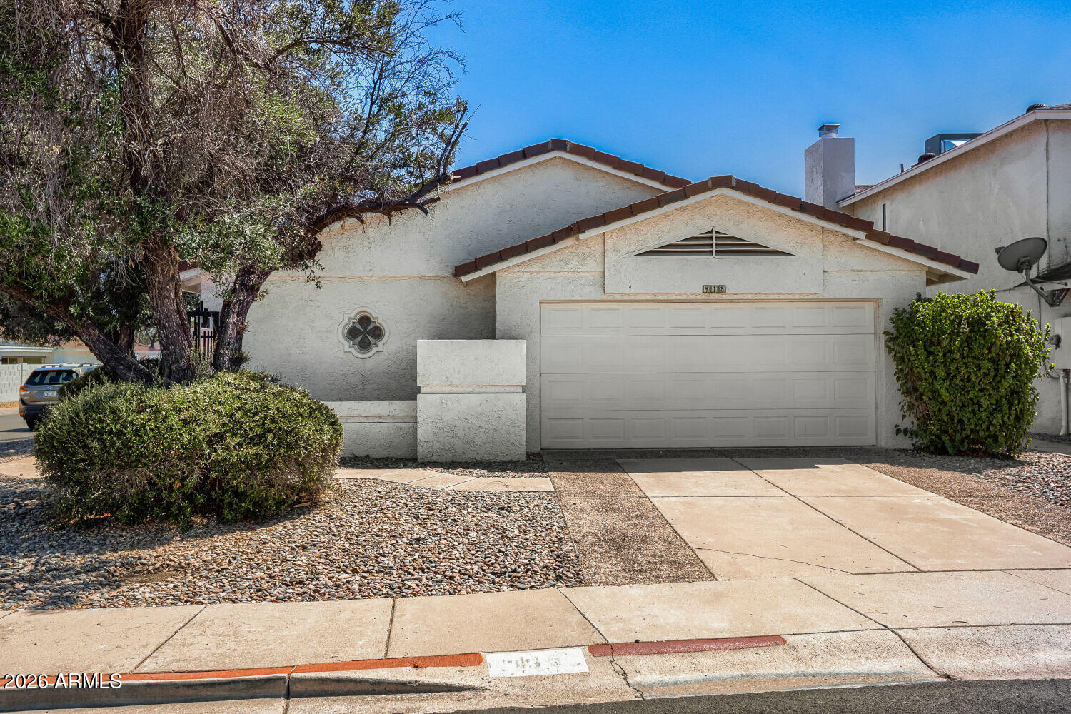 415 W GRANDVIEW Road, Phoenix, AZ 85023