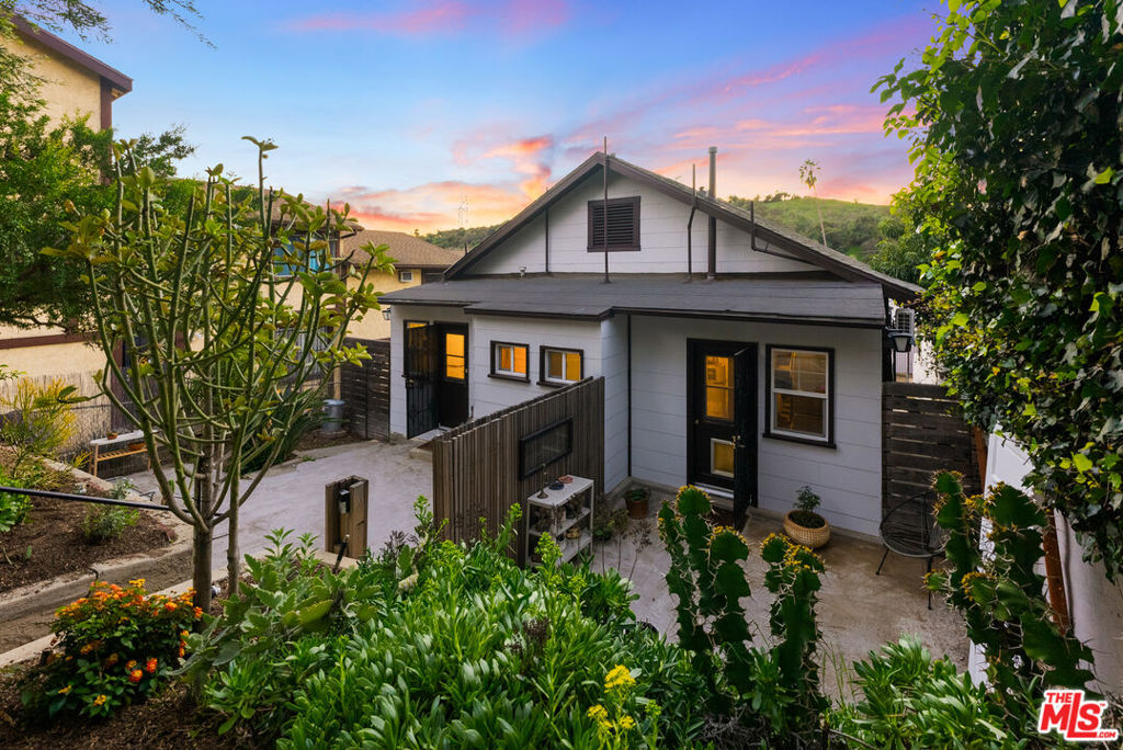 534 Casanova Street