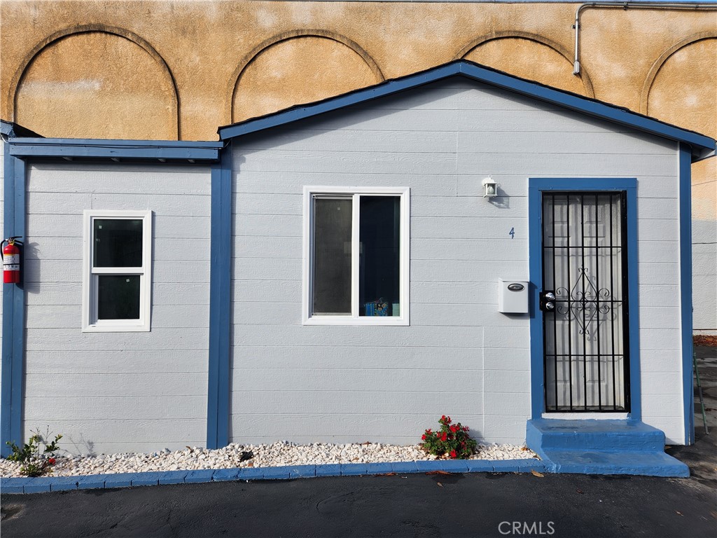 3713 W Imperial 4