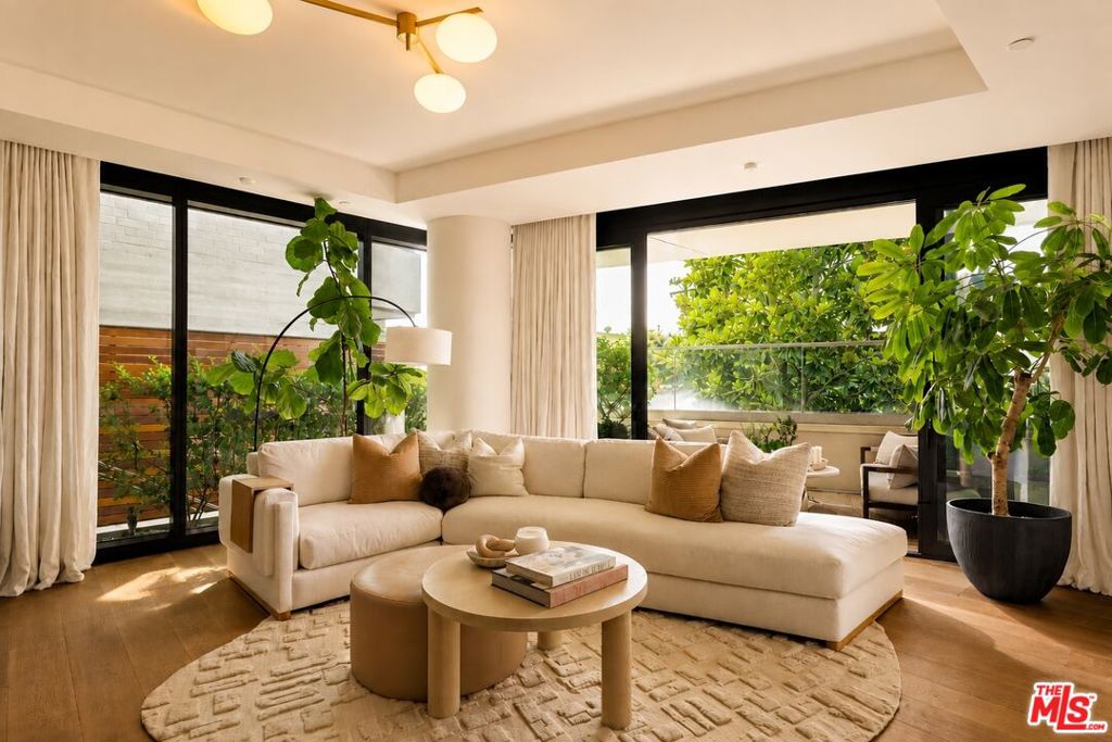 8420 W Sunset Boulevard 107