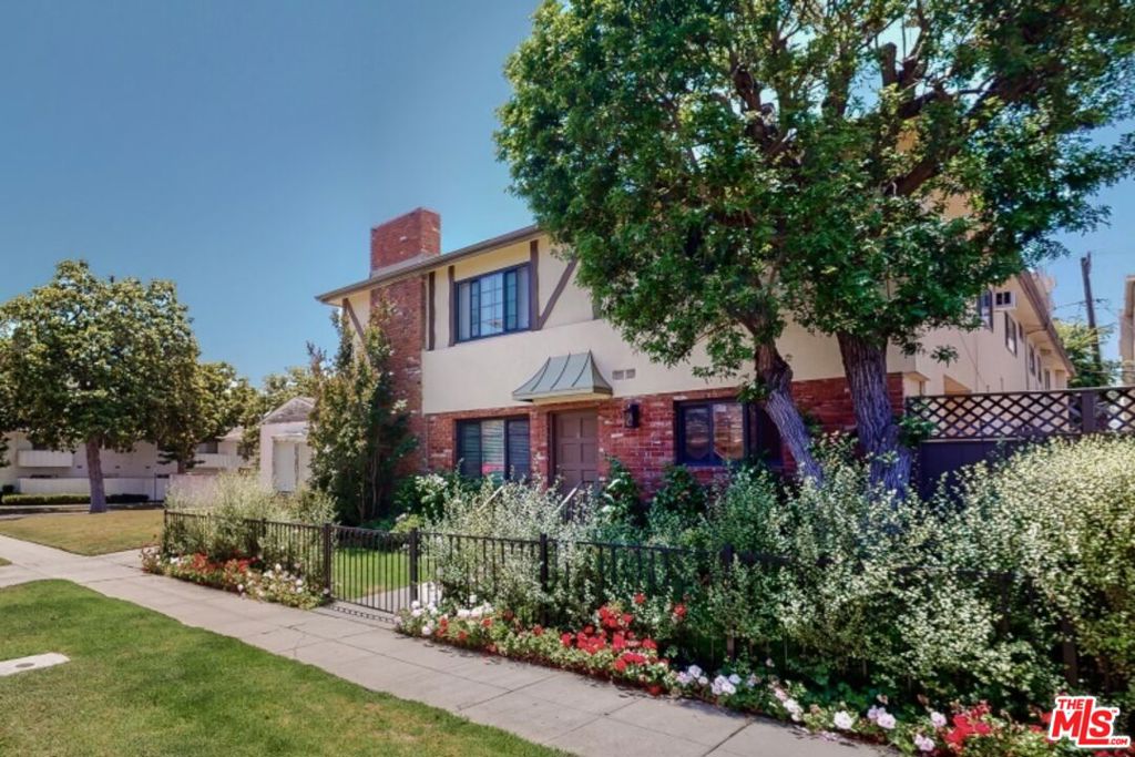 1833 Manning Avenue 7