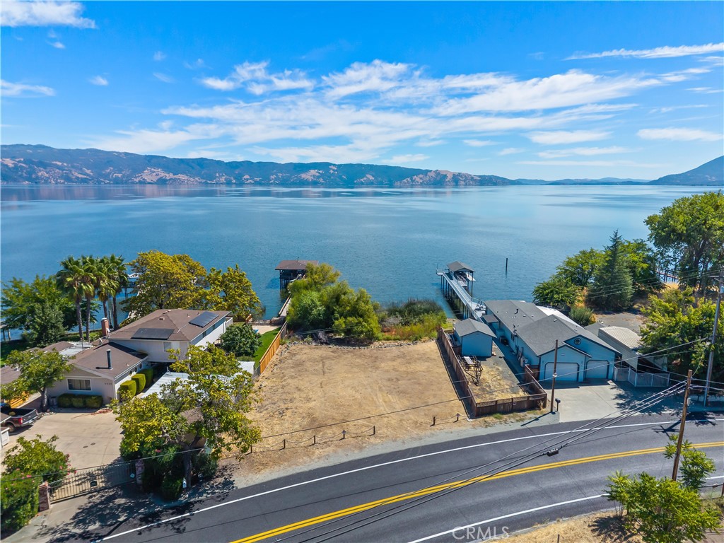 2832 Lakeshore Boulevard