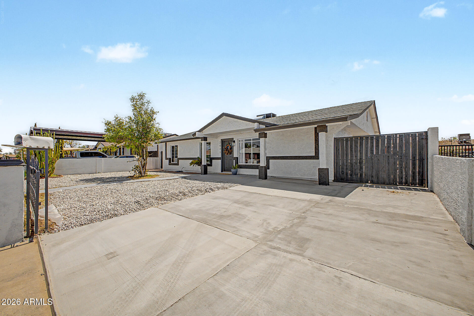 2025 W MOBILE Lane, Phoenix, AZ 85041