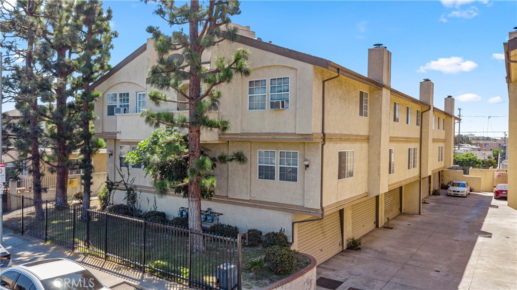 1040 252nd Street 4