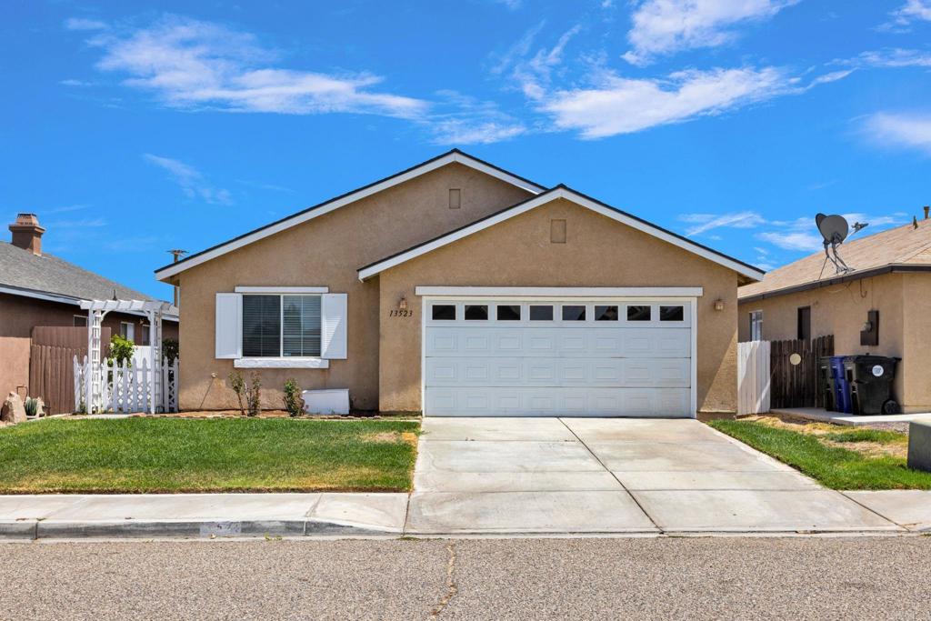 13523 Merry Oaks