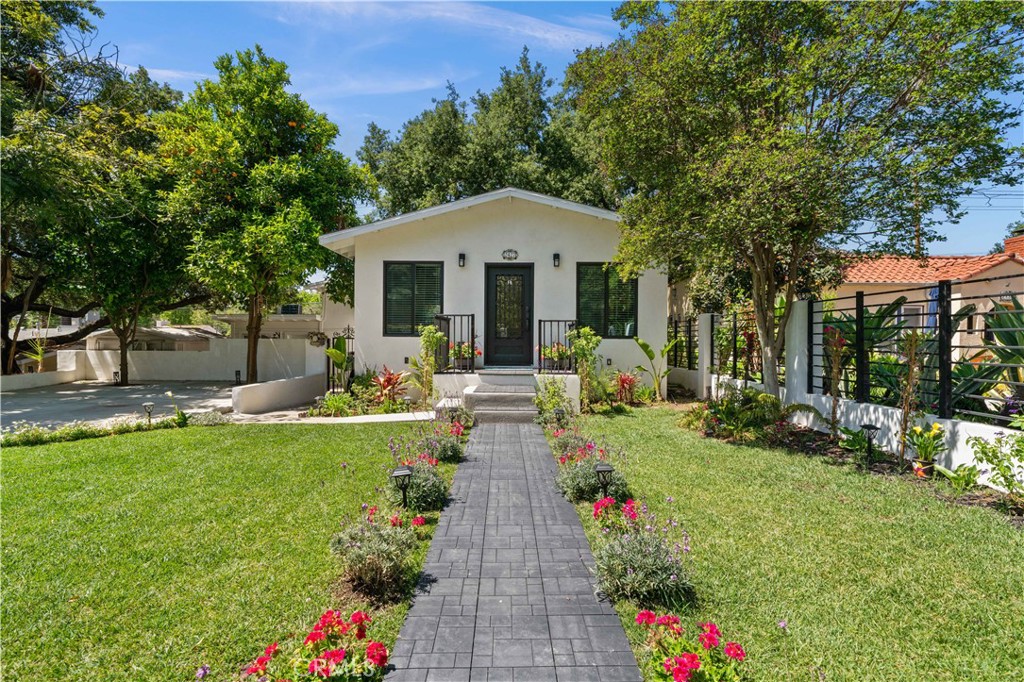 2427 N Verdugo