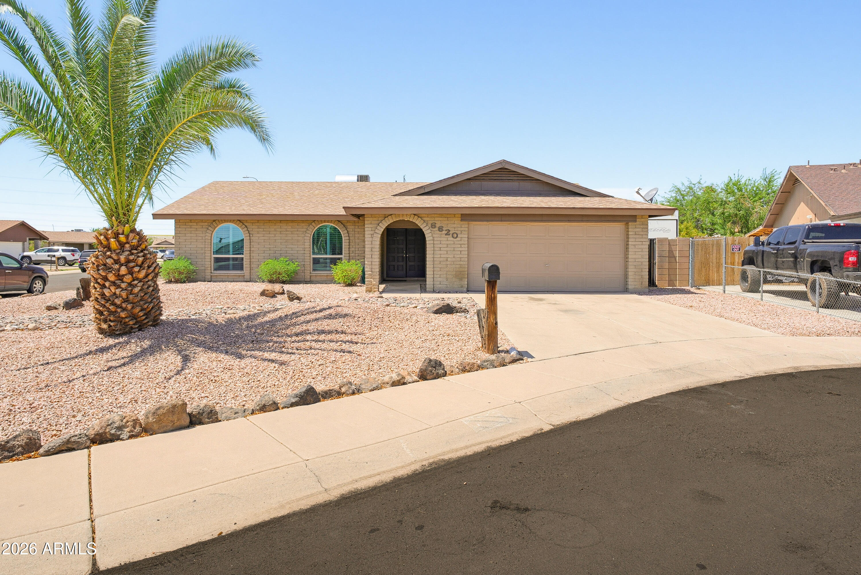 6620 W MERCER Lane, Glendale, AZ 85304