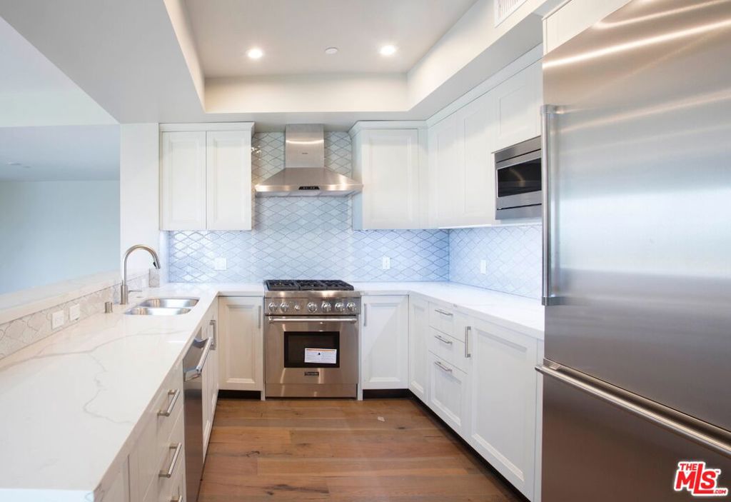 1500 S Beverly Drive 102