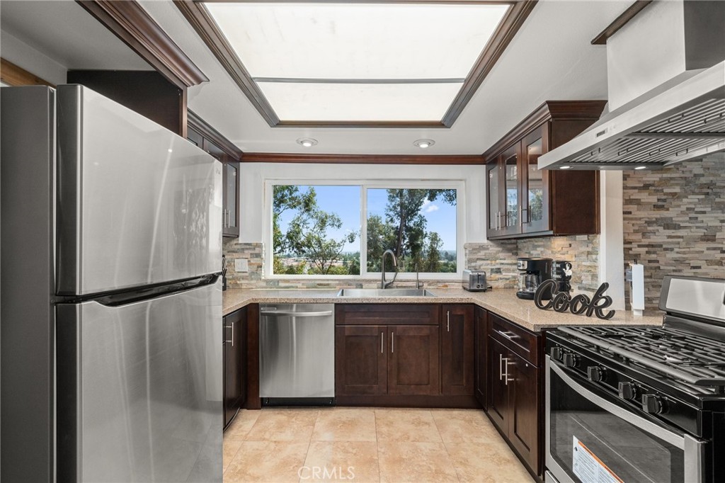 1710 Mountain Terrace
