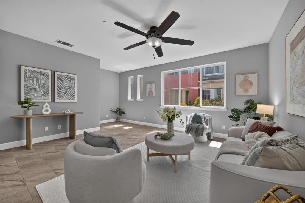 1052 Doheny Terrace