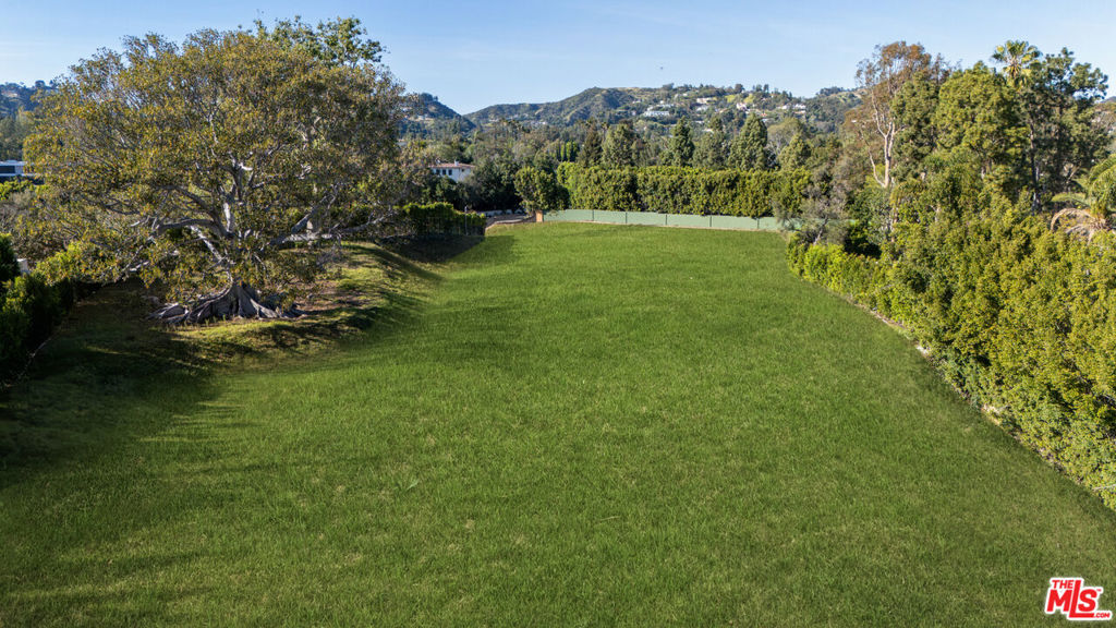 150 S Carolwood Drive