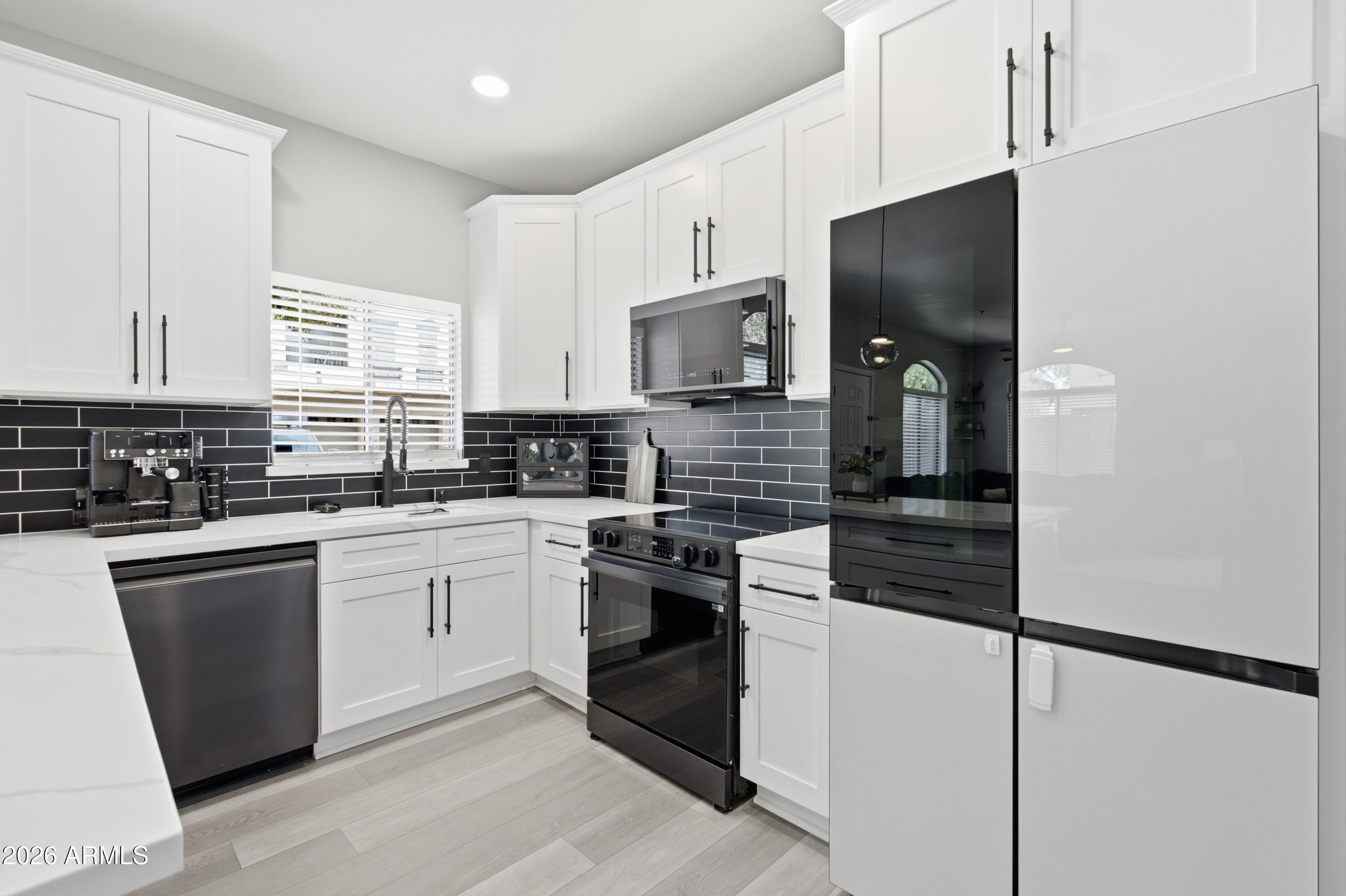 2024 S BALDWIN 76, Mesa, AZ 85209