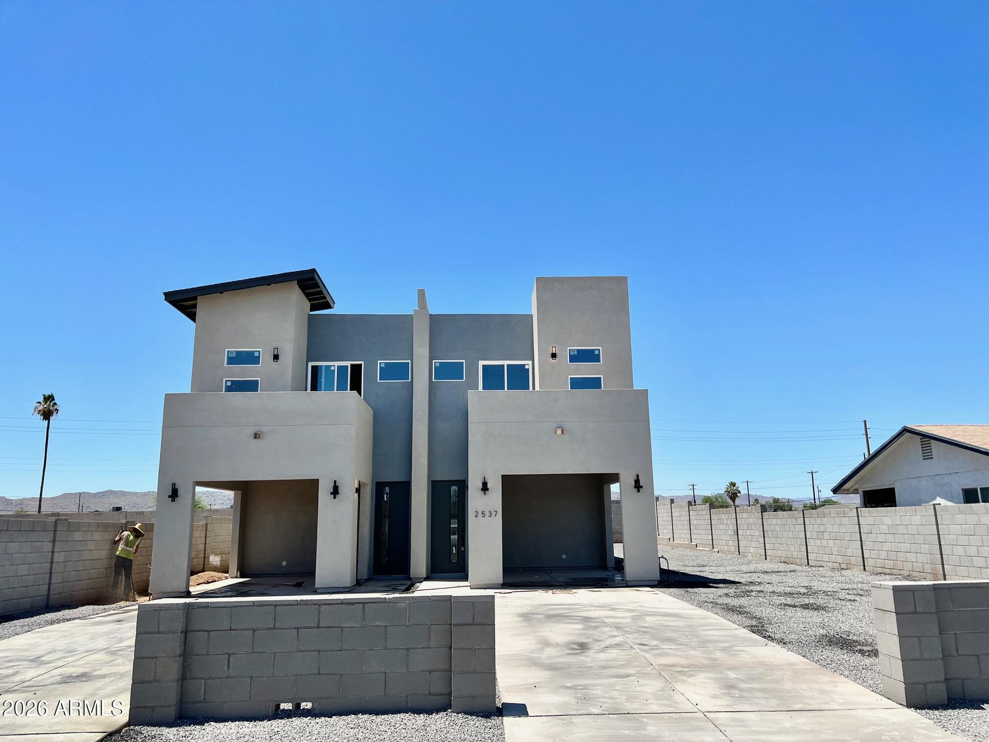 2537 E SOUTHGATE Avenue, Phoenix, AZ 85040