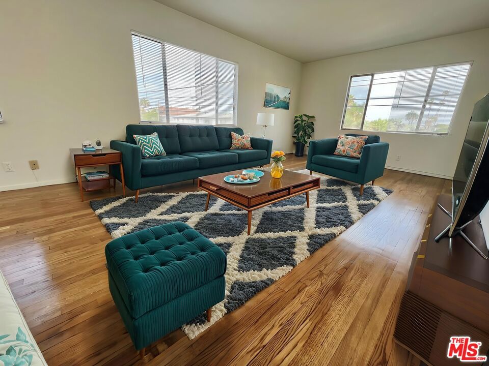 10303 Palms Boulevard 5