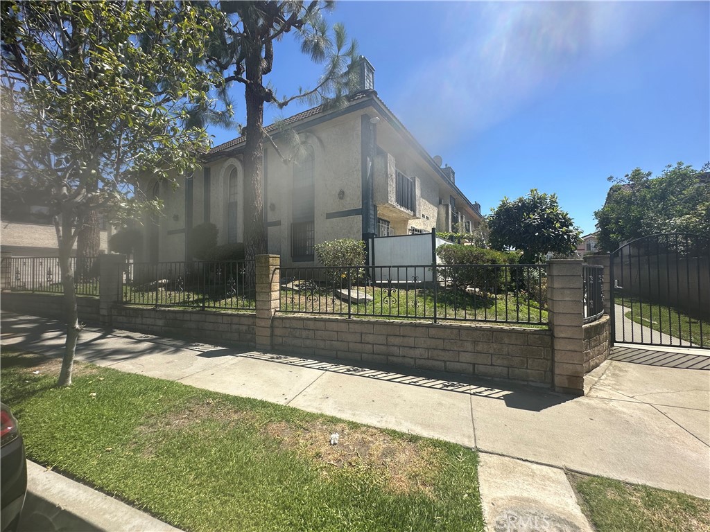 13420 Tracy Street 9