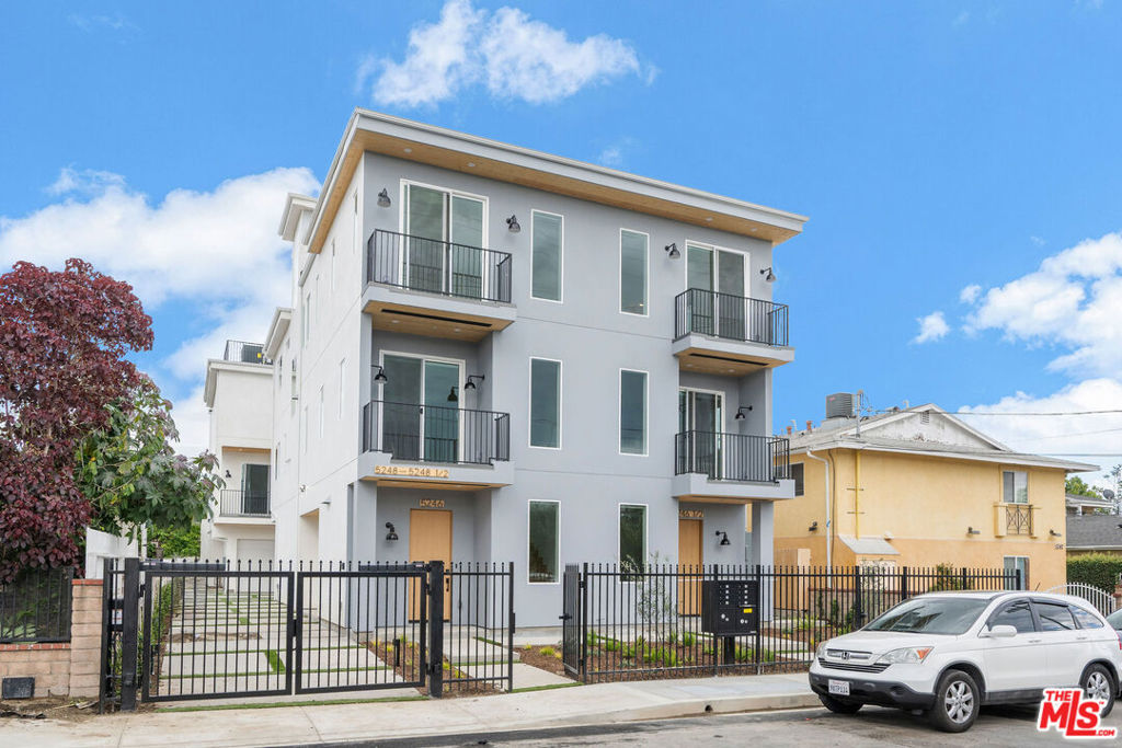 5248 Auckland Avenue 3/4
