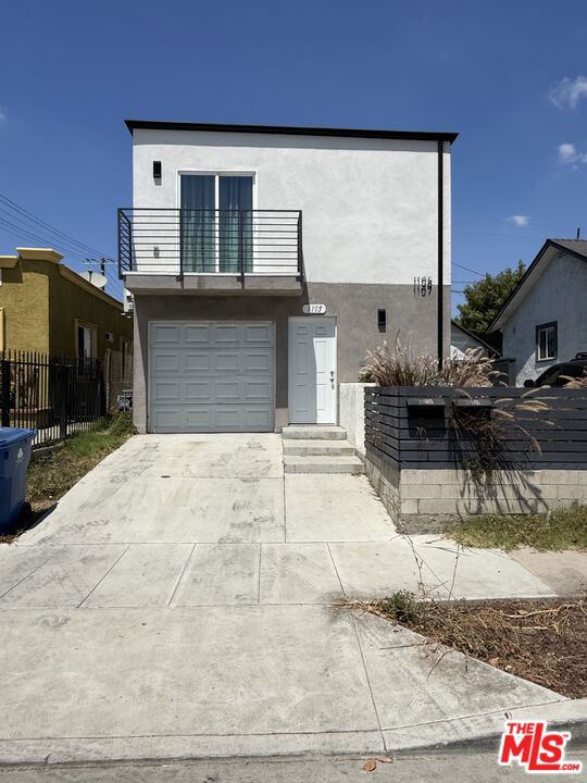 1105 E 103rd Place