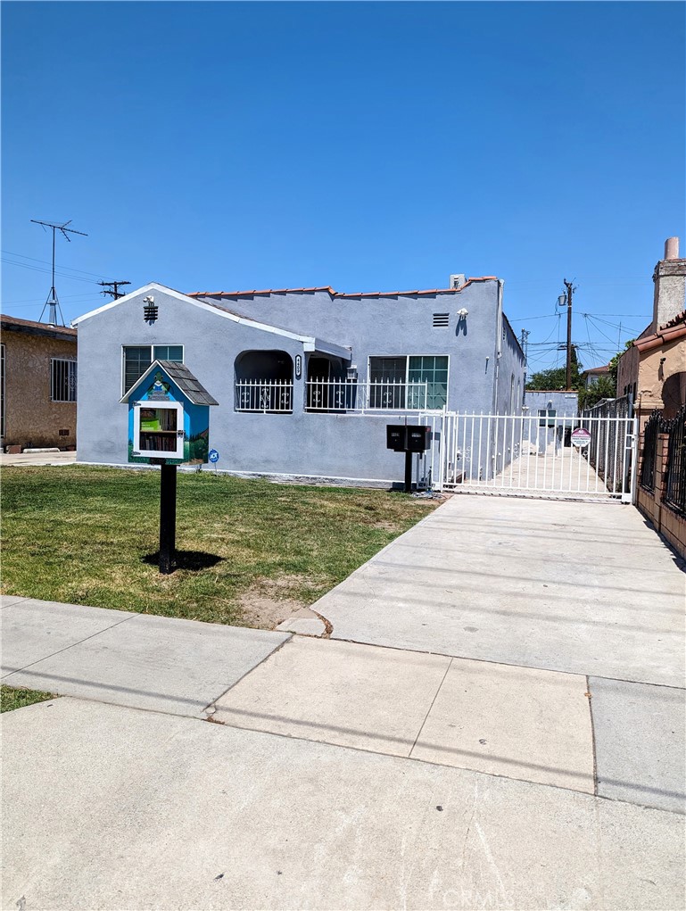 4409 E 56th